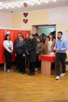 Azərbaycanda növbədənkənar Prezident seçkiləri: Məntəqələrdə seçici izdihamı (FOTO)