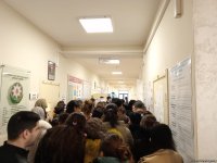 Azərbaycanda növbədənkənar Prezident seçkiləri: Məntəqələrdə seçici izdihamı (FOTO)