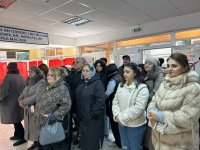 Azərbaycanda növbədənkənar Prezident seçkiləri: Məntəqələrdə seçici izdihamı (FOTO)
