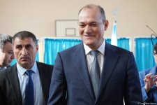 Razi Nurullayev səs verdi (FOTO)