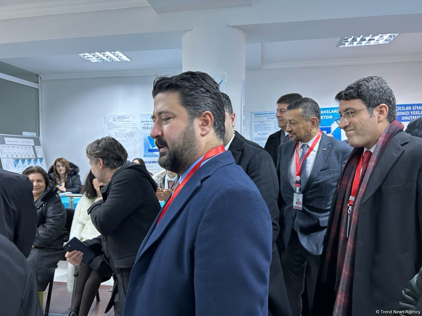 Türkiyəli deputatlar seçkilərin gedişini izləyirlər - Seçicilərin fəallığı nəzərə çarpır (FOTO/VİDEO)