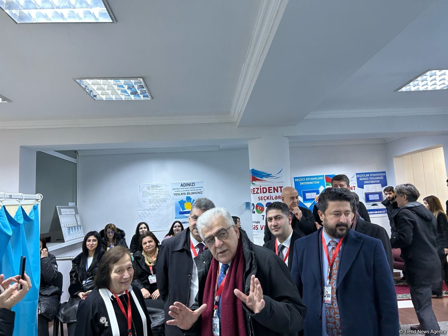 Türkiyəli deputatlar seçkilərin gedişini izləyirlər - Seçicilərin fəallığı nəzərə çarpır (FOTO/VİDEO)