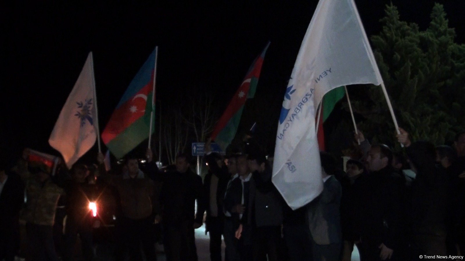 Ağdam sakinləri Prezident İlham Əliyevin qələbəsini qeyd edir (FOTO/VİDEO)