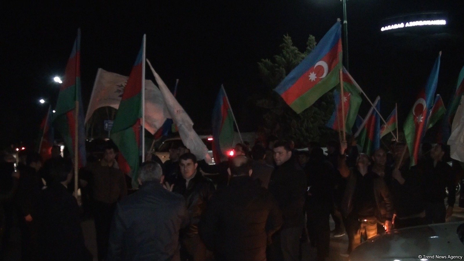 Ağdam sakinləri Prezident İlham Əliyevin qələbəsini qeyd edir (FOTO/VİDEO)