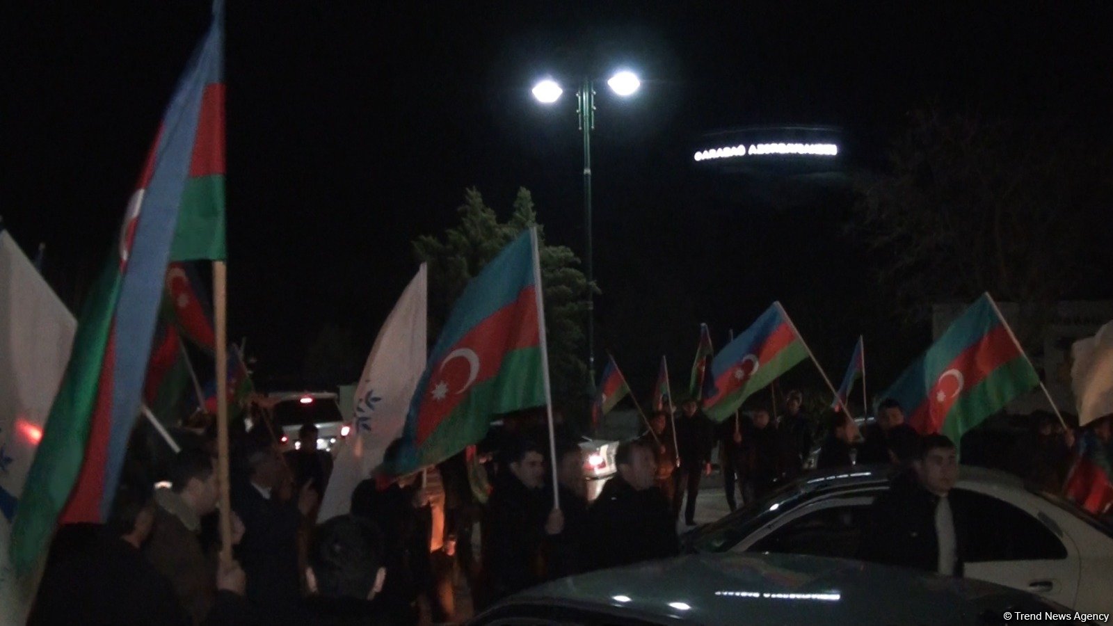 Ağdam sakinləri Prezident İlham Əliyevin qələbəsini qeyd edir (FOTO/VİDEO)