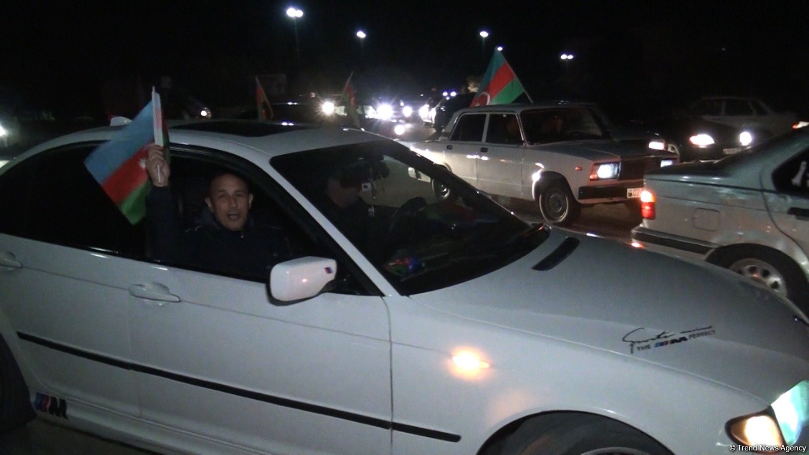 Ağdam sakinləri Prezident İlham Əliyevin qələbəsini qeyd edir (FOTO/VİDEO)