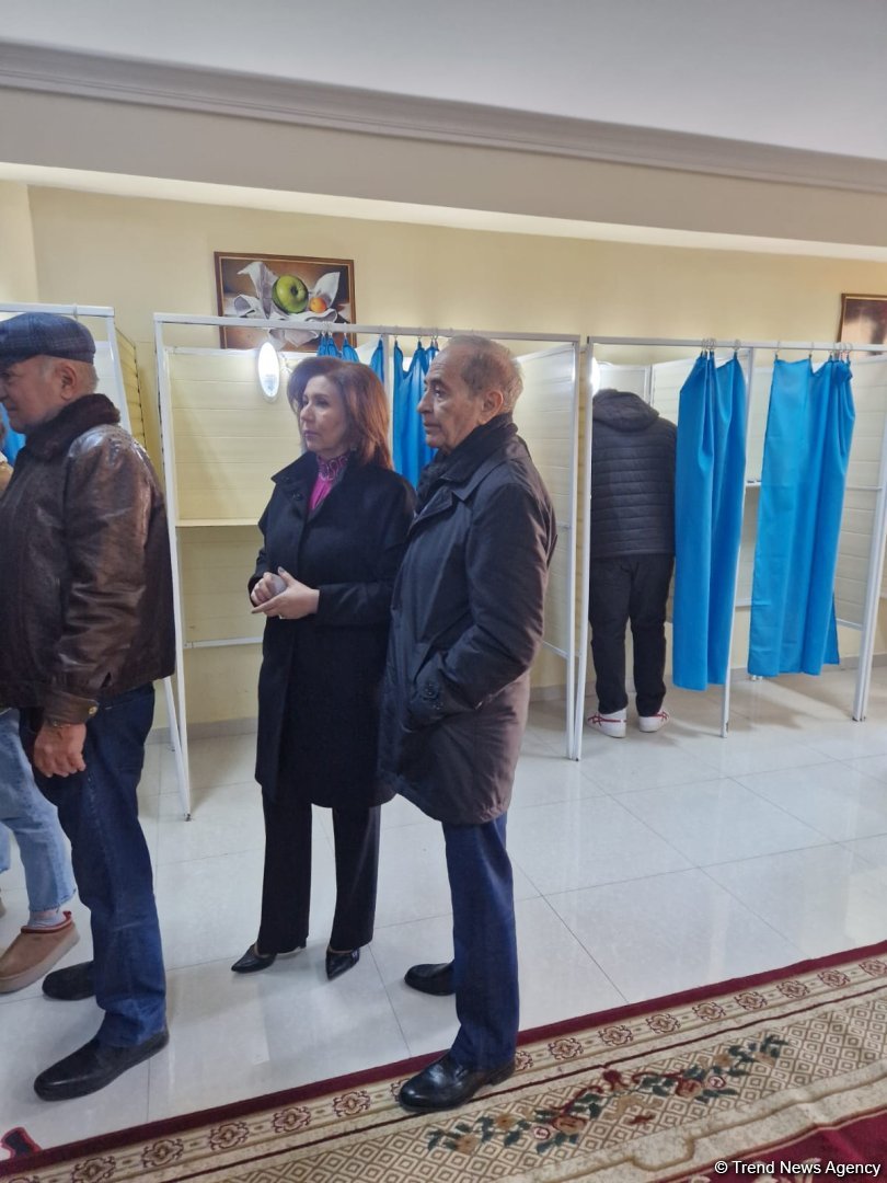 Bahar Muradova səs verdi (FOTO)