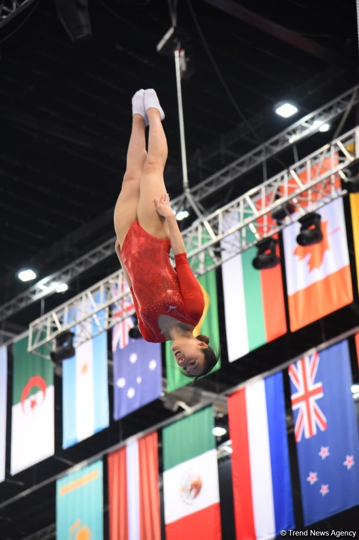 Batut gimnastikası və tamblinq üzrə Dünya Kubokunun final gününə start verilib (FOTO)