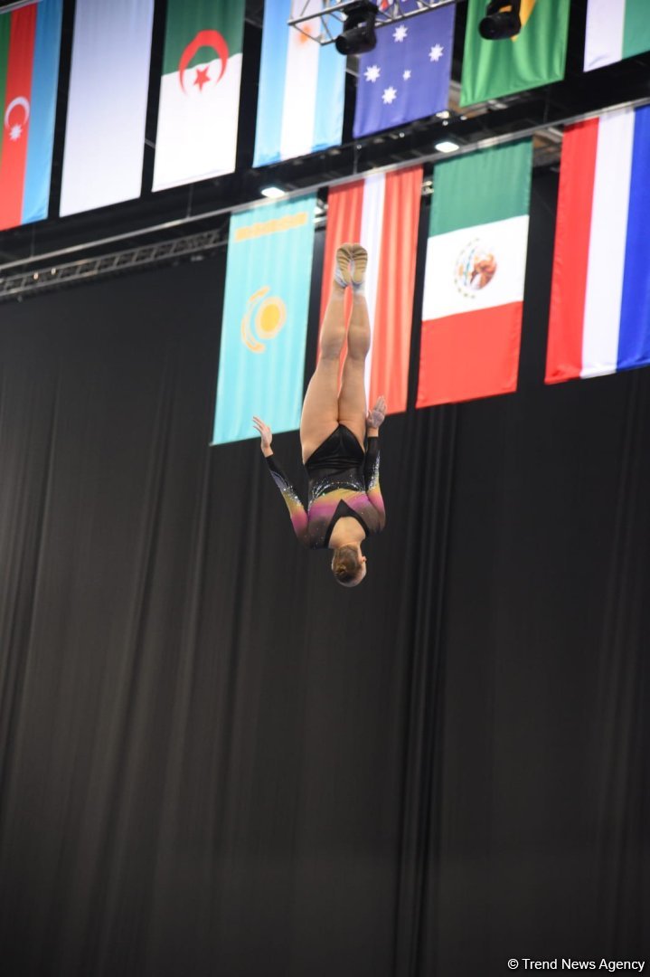 Batut gimnastikası və tamblinq üzrə Dünya Kubokunun final gününə start verilib (FOTO)