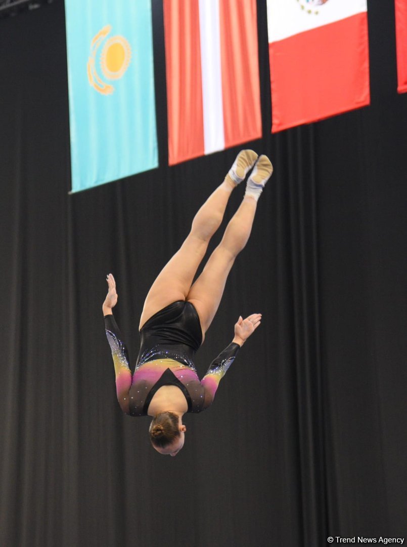 Batut gimnastikası və tamblinq üzrə Dünya Kubokunun final gününə start verilib (FOTO)