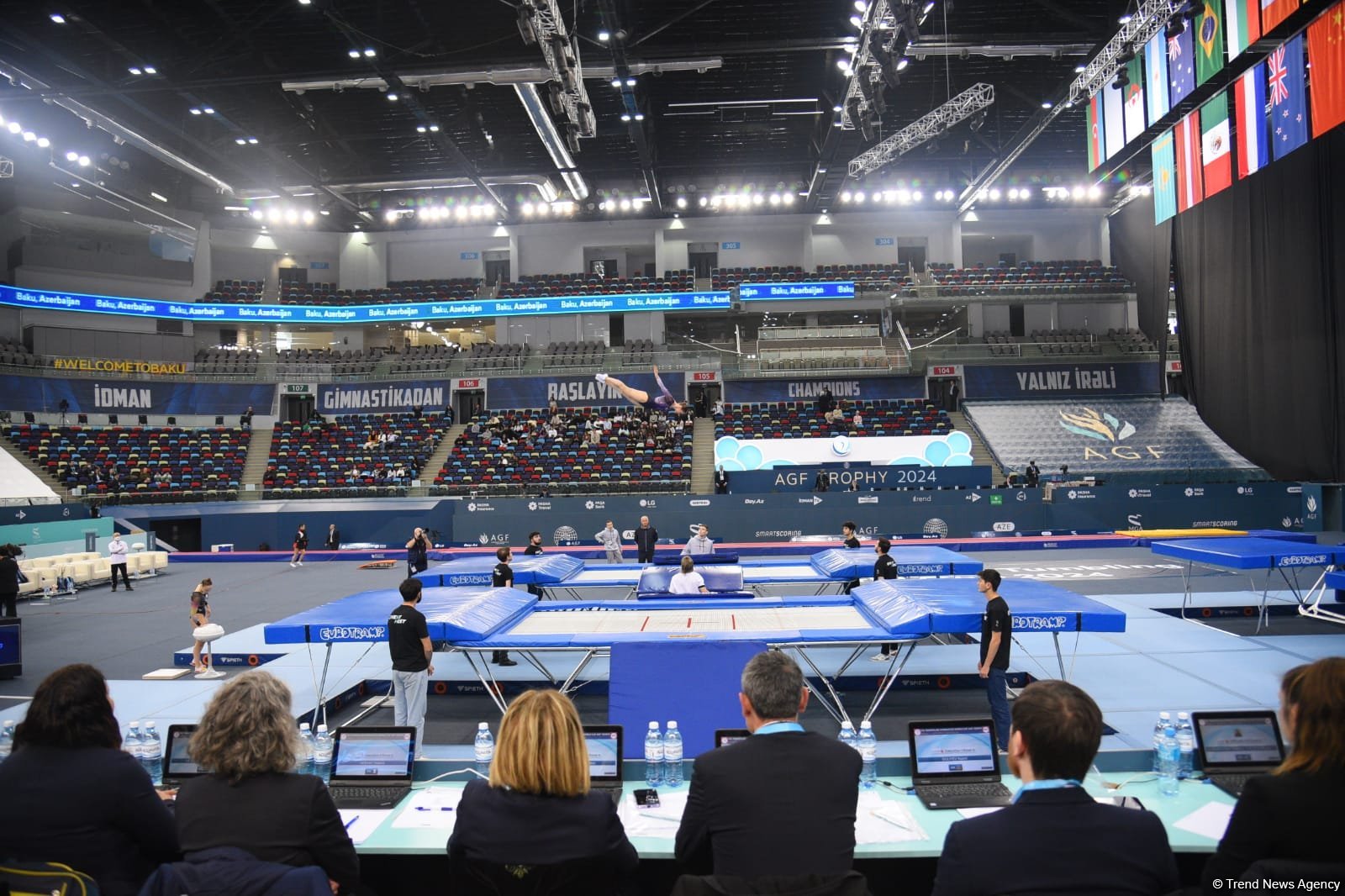 Batut gimnastikası və tamblinq üzrə Dünya Kubokunun final gününə start verilib (FOTO)