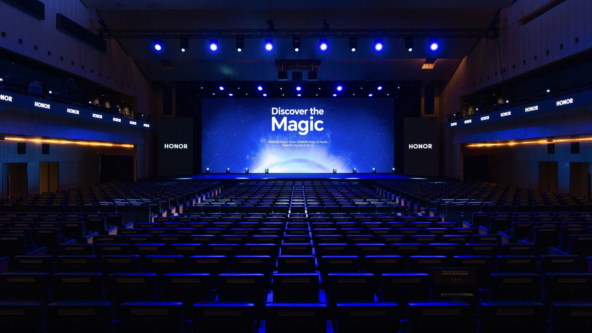 HONOR “MWC 2024”-də hər ssenarisi “AI” ilə gücləndirilmiş yeni strategiyasını təqdim edir