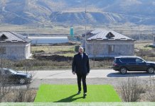 Prezident İlham Əliyev Xocalıda soyqırımı memorialının təməlini qoyub və rayon ictimaiyyətinin nümayəndələri ilə görüşüb (YENİLƏNİB) (FOTO/VİDEO)