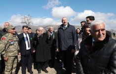 Prezident İlham Əliyev Xocalıda soyqırımı memorialının təməlini qoyub və rayon ictimaiyyətinin nümayəndələri ilə görüşüb (YENİLƏNİB) (FOTO/VİDEO)