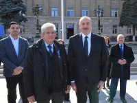 Prezident İlham Əliyev Xocalıda soyqırımı memorialının təməlini qoyub və rayon ictimaiyyətinin nümayəndələri ilə görüşüb (YENİLƏNİB) (FOTO/VİDEO)