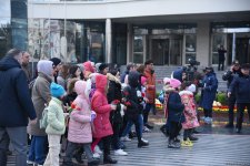 Azərbaycan ictimaiyyəti "Ana harayı" abidəsini ziyarət edir (FOTO)