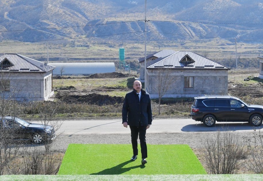 Prezident İlham Əliyev Xocalıda soyqırımı memorialının təməlini qoyub və rayon ictimaiyyətinin nümayəndələri ilə görüşüb (YENİLƏNİB) (FOTO/VİDEO)
