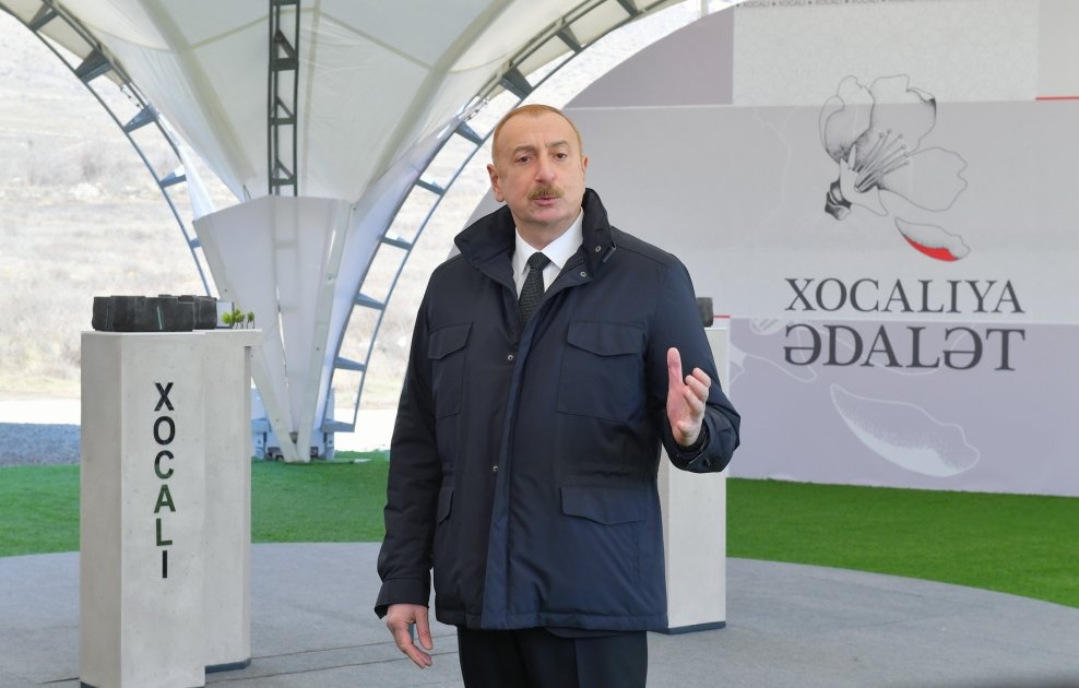 Prezident İlham Əliyev Xocalıda soyqırımı memorialının təməlini qoyub və rayon ictimaiyyətinin nümayəndələri ilə görüşüb (YENİLƏNİB) (FOTO/VİDEO)