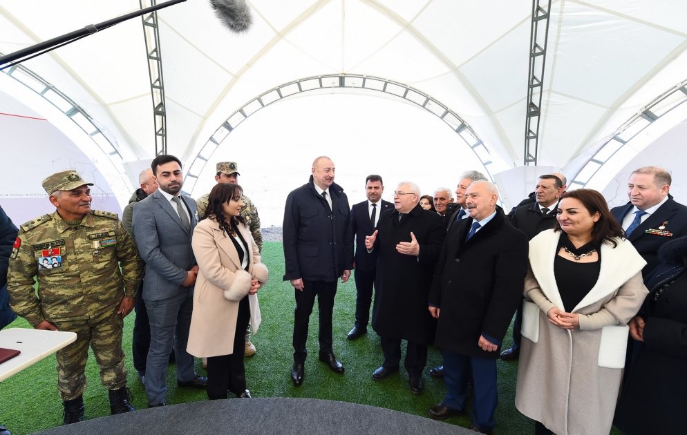 Prezident İlham Əliyev Xocalıda soyqırımı memorialının təməlini qoyub və rayon ictimaiyyətinin nümayəndələri ilə görüşüb (YENİLƏNİB) (FOTO/VİDEO)
