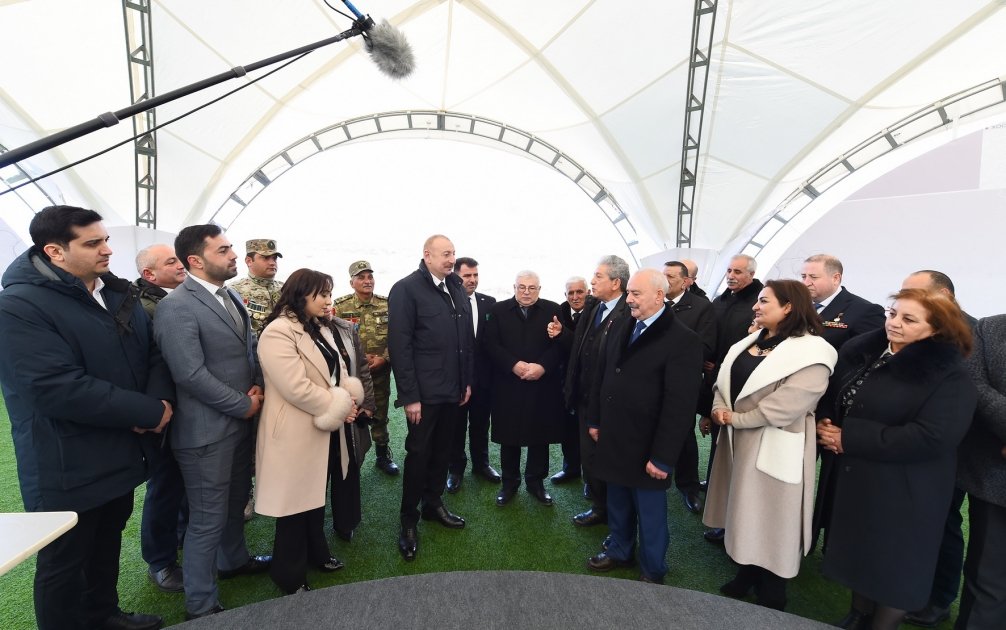 Prezident İlham Əliyev Xocalıda soyqırımı memorialının təməlini qoyub və rayon ictimaiyyətinin nümayəndələri ilə görüşüb (YENİLƏNİB) (FOTO/VİDEO)