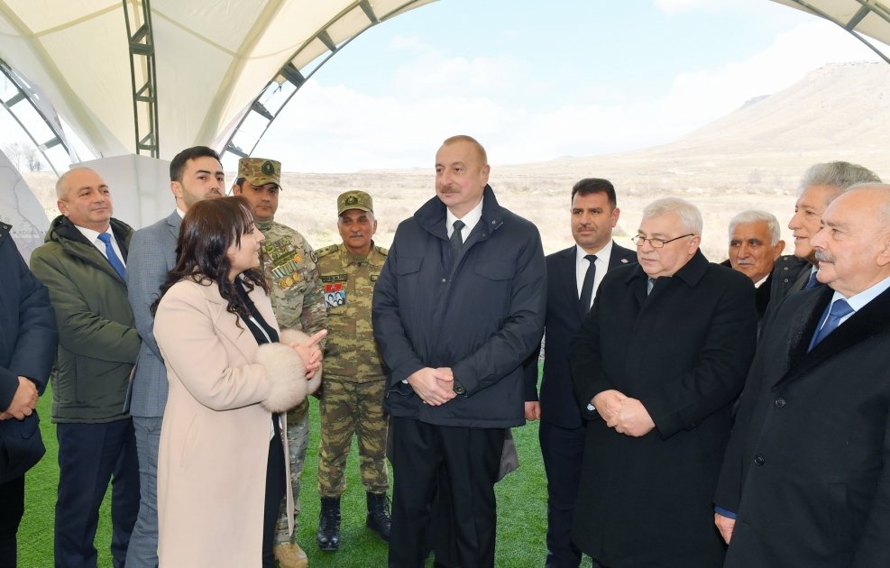 Prezident İlham Əliyev Xocalıda soyqırımı memorialının təməlini qoyub və rayon ictimaiyyətinin nümayəndələri ilə görüşüb (YENİLƏNİB) (FOTO/VİDEO)