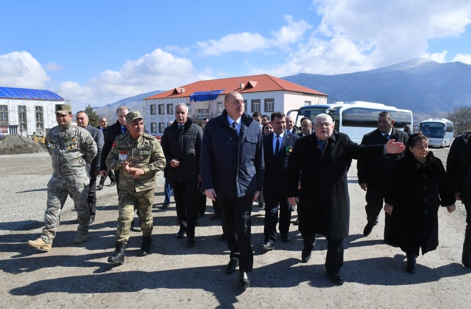 Prezident İlham Əliyev Xocalıda soyqırımı memorialının təməlini qoyub və rayon ictimaiyyətinin nümayəndələri ilə görüşüb (YENİLƏNİB) (FOTO/VİDEO)