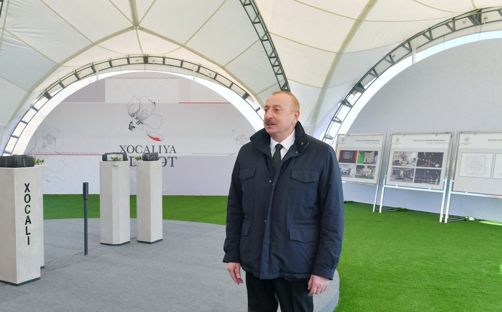 Prezident İlham Əliyev Xocalıda soyqırımı memorialının təməlini qoyub və rayon ictimaiyyətinin nümayəndələri ilə görüşüb (YENİLƏNİB) (FOTO/VİDEO)