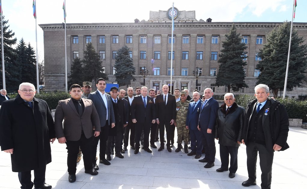 Prezident İlham Əliyev Xocalıda soyqırımı memorialının təməlini qoyub və rayon ictimaiyyətinin nümayəndələri ilə görüşüb (YENİLƏNİB) (FOTO/VİDEO)