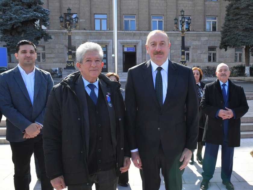 Prezident İlham Əliyev Xocalıda soyqırımı memorialının təməlini qoyub və rayon ictimaiyyətinin nümayəndələri ilə görüşüb (YENİLƏNİB) (FOTO/VİDEO)