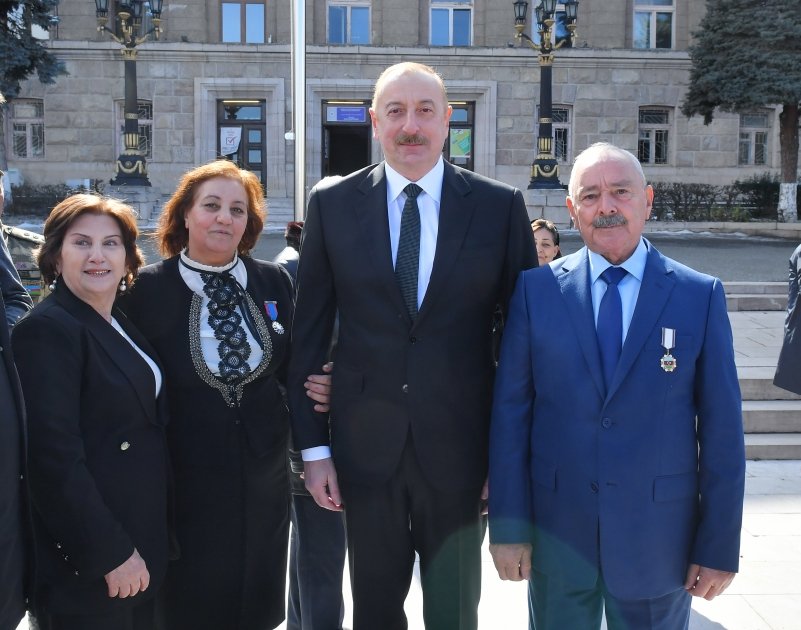 Prezident İlham Əliyev Xocalıda soyqırımı memorialının təməlini qoyub və rayon ictimaiyyətinin nümayəndələri ilə görüşüb (YENİLƏNİB) (FOTO/VİDEO)