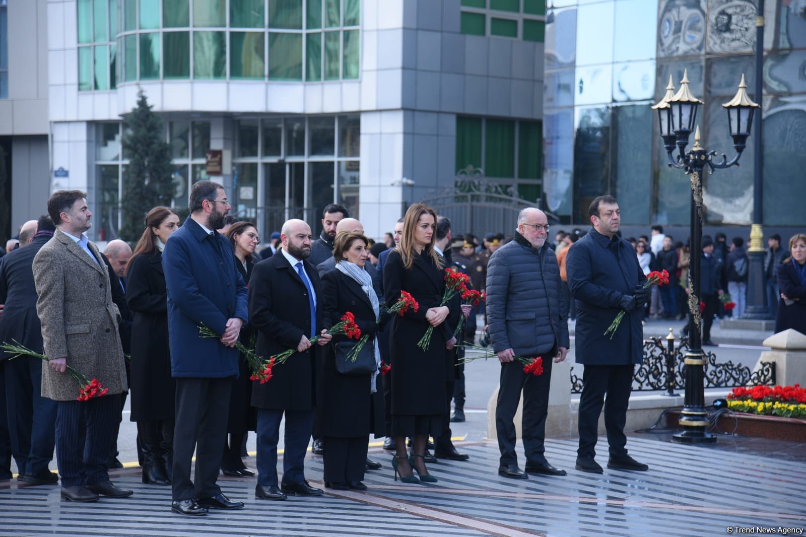 Dövlət və hökumət rəsmiləri Xocalı soyqırımı abidəsini ziyarət ediblər (FOTO)