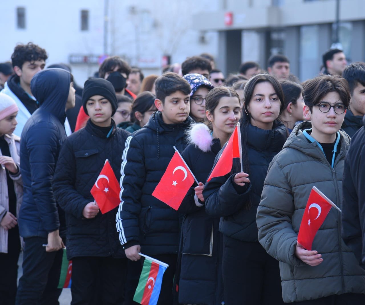 Dövlət və hökumət rəsmiləri Xocalı soyqırımı abidəsini ziyarət ediblər (FOTO)