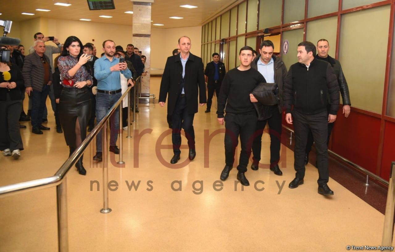 Ermənilərin girov götürdüyü hərbçimiz Bakıya gətirildi - İlk GÖRÜNTÜLƏR (FOTO/VİDEO)