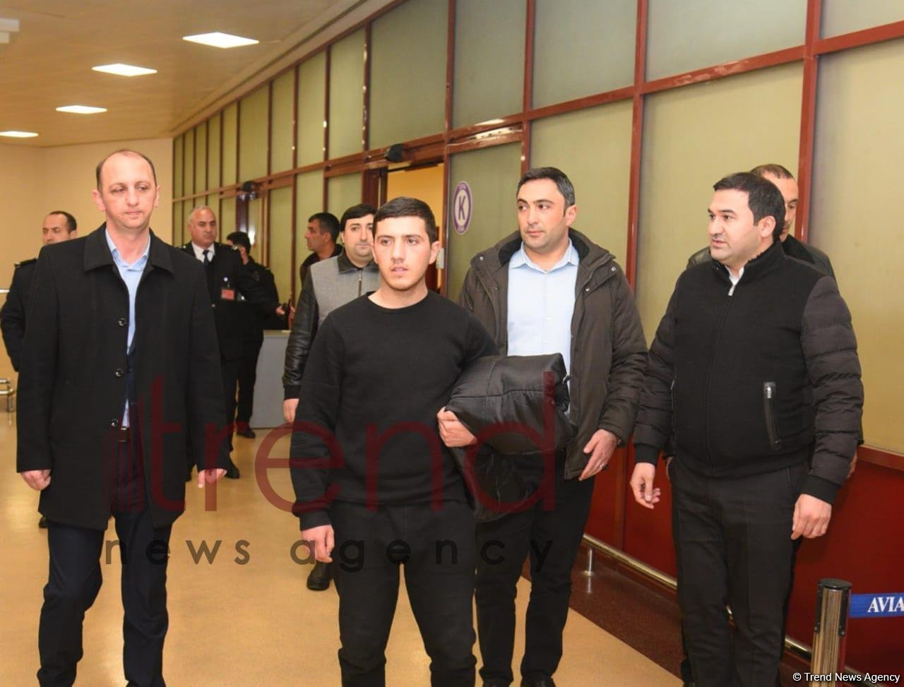 Ermənilərin girov götürdüyü hərbçimiz Bakıya gətirildi - İlk GÖRÜNTÜLƏR (FOTO/VİDEO)