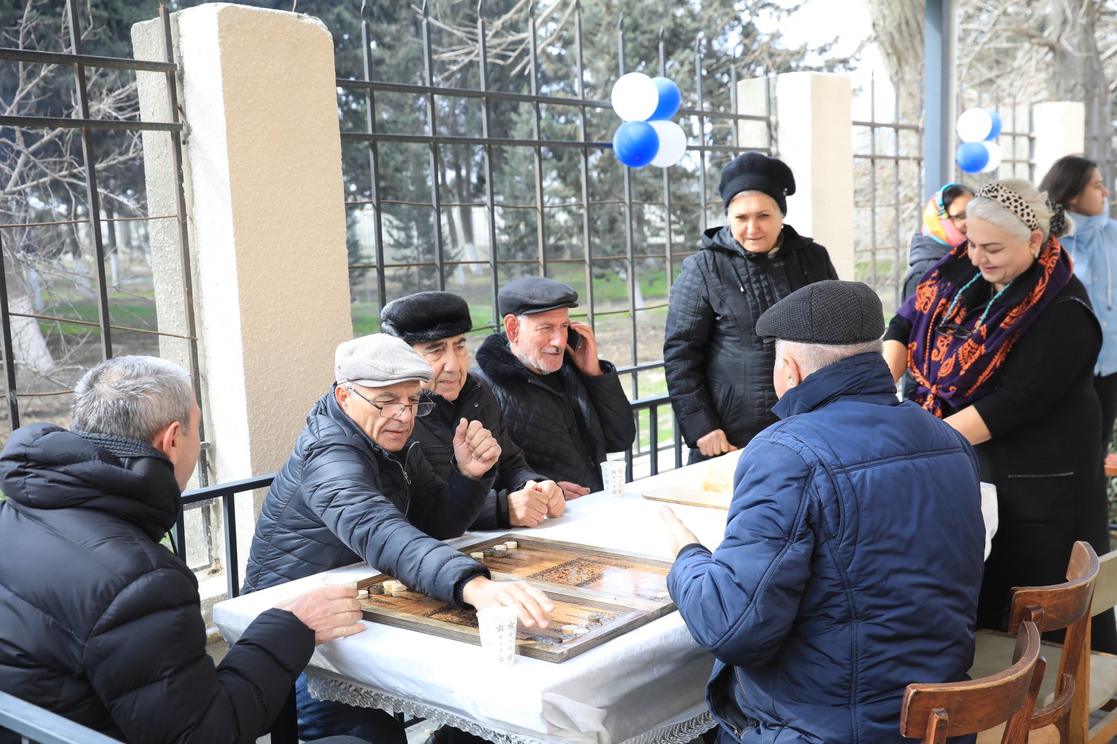 Nizami rayonunda növbəti həyət abadlaşdırılaraq sakinlərin istifadəsinə verilib (FOTO)