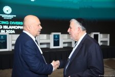 Bakıda islamofobiya ilə mübarizə mövzusunda beynəlxalq elmi konfransın ilk günü başa çatıb (FOTO) (YENİLƏNİB)