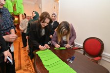 8 Mart - Beynəlxalq Qadınlar Günü münasibətilə “Azərxalça” ASC ən yaxşı toxucularını mükafatlandırdı, gəzinti təşkil etdi (FOTO)