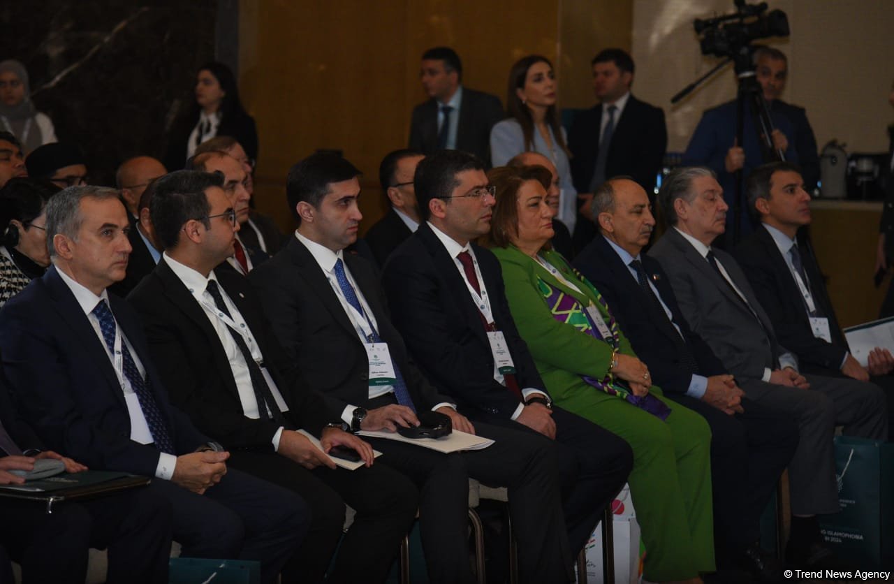 Bakıda islamofobiya ilə mübarizə mövzusunda beynəlxalq elmi konfransın ilk günü başa çatıb (FOTO) (YENİLƏNİB)