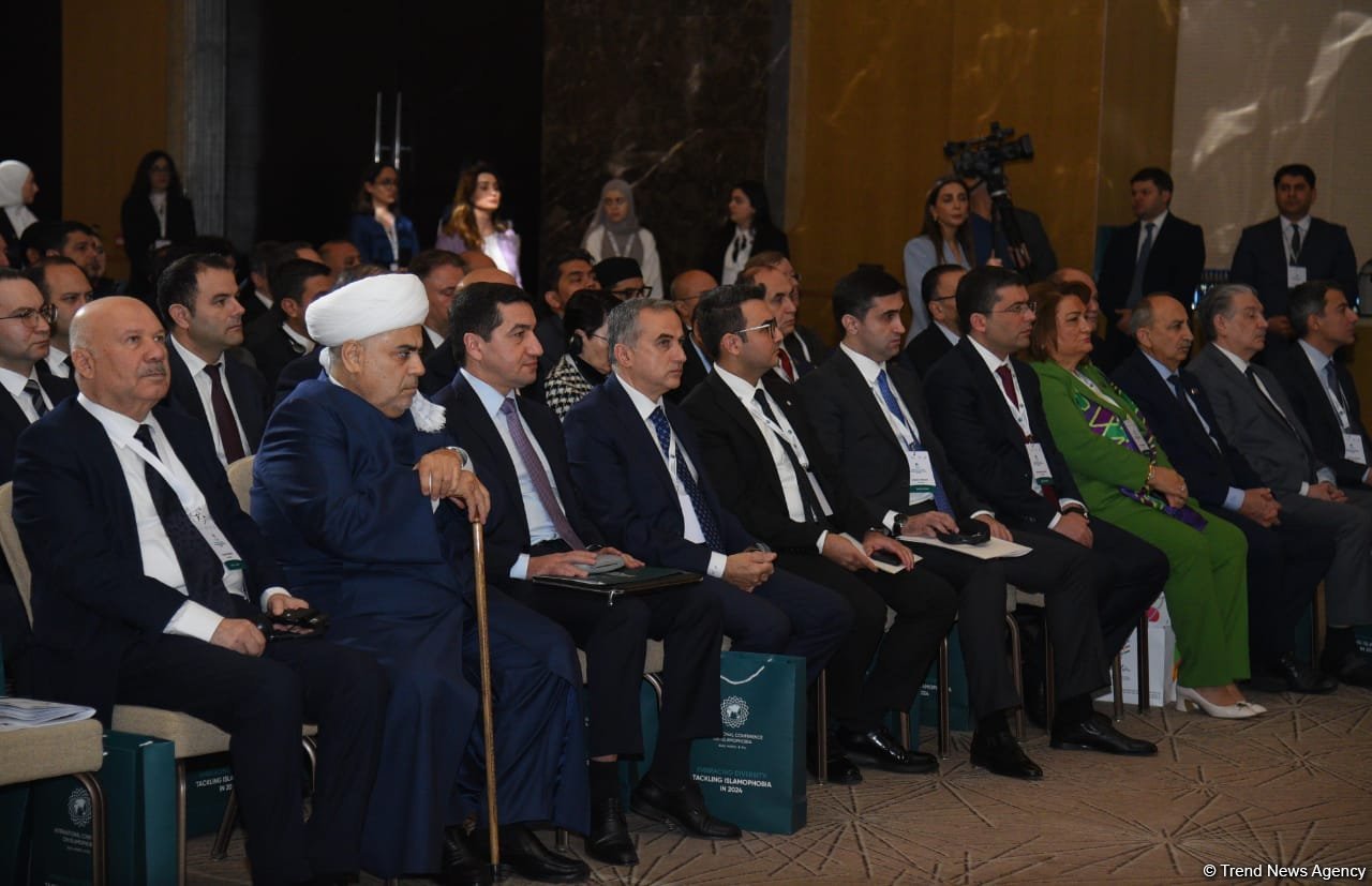 Bakıda islamofobiya ilə mübarizə mövzusunda beynəlxalq elmi konfransın ilk günü başa çatıb (FOTO) (YENİLƏNİB)