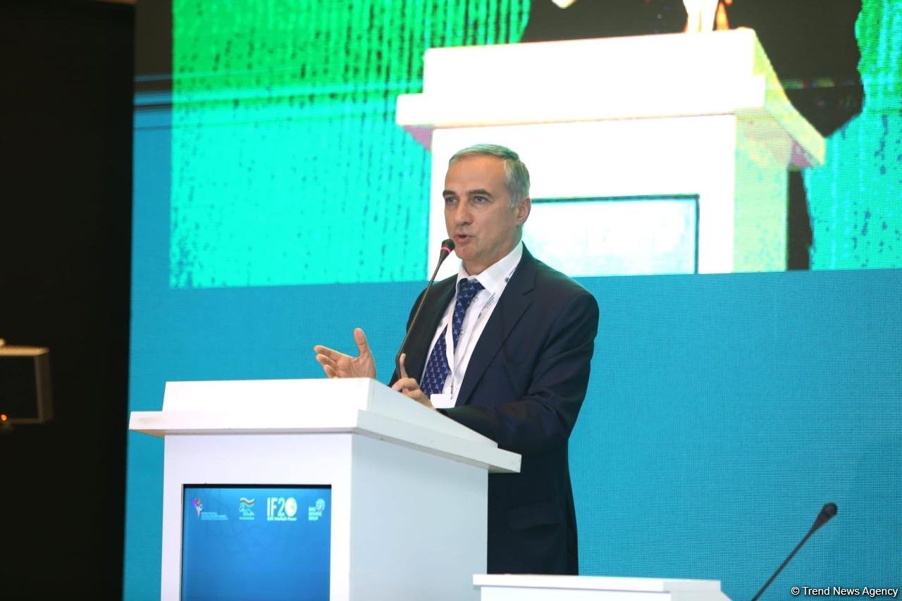 İslamofobiya ilə mübarizəyə dair beynəlxalq elmi konfransın iştirakçıları kommunike qəbul ediblər (FOTO)