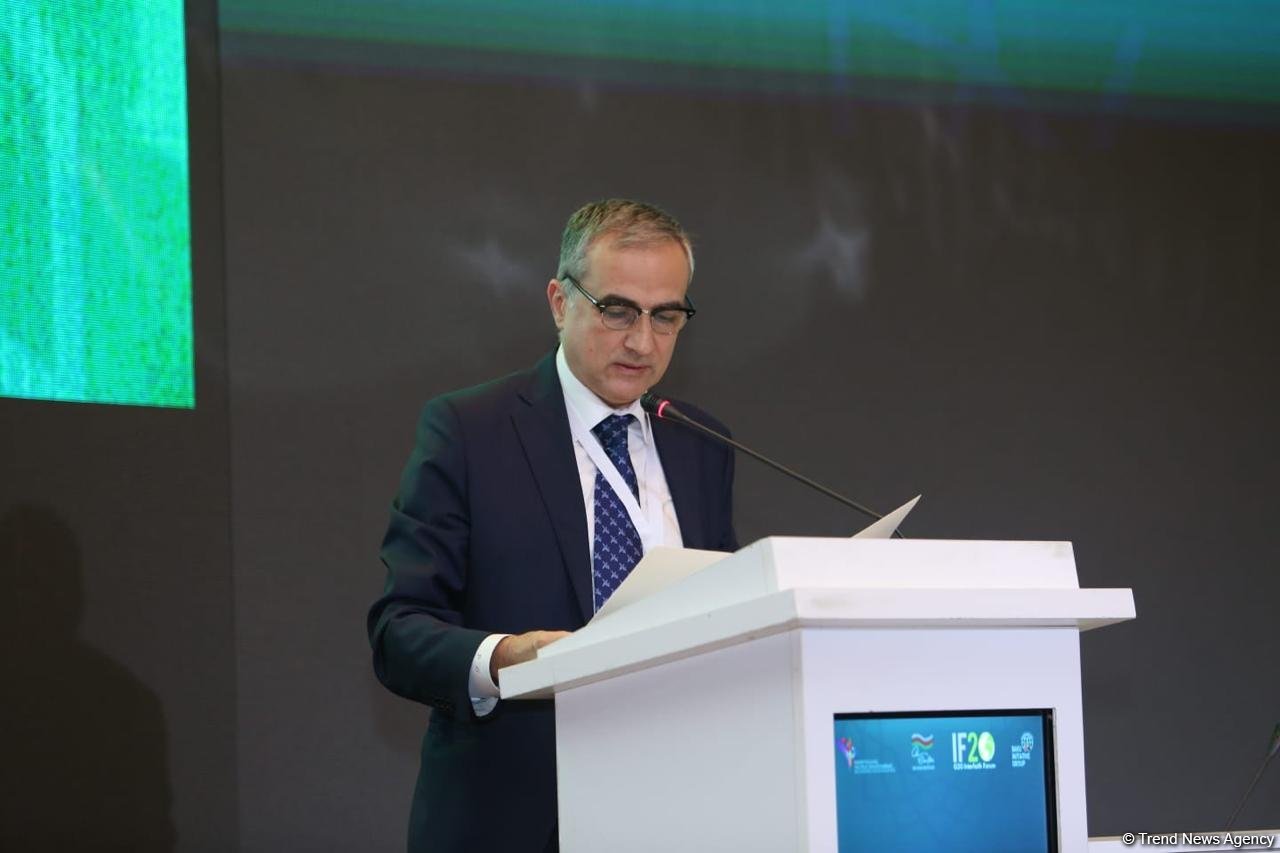 İslamofobiya ilə mübarizəyə dair beynəlxalq elmi konfransın iştirakçıları kommunike qəbul ediblər (FOTO)