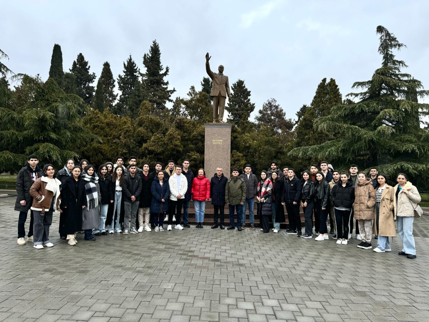 Biz gələcəyin vəkilləriyik!” adlı qış məktəbi yekunlaşdı (FOTO)
