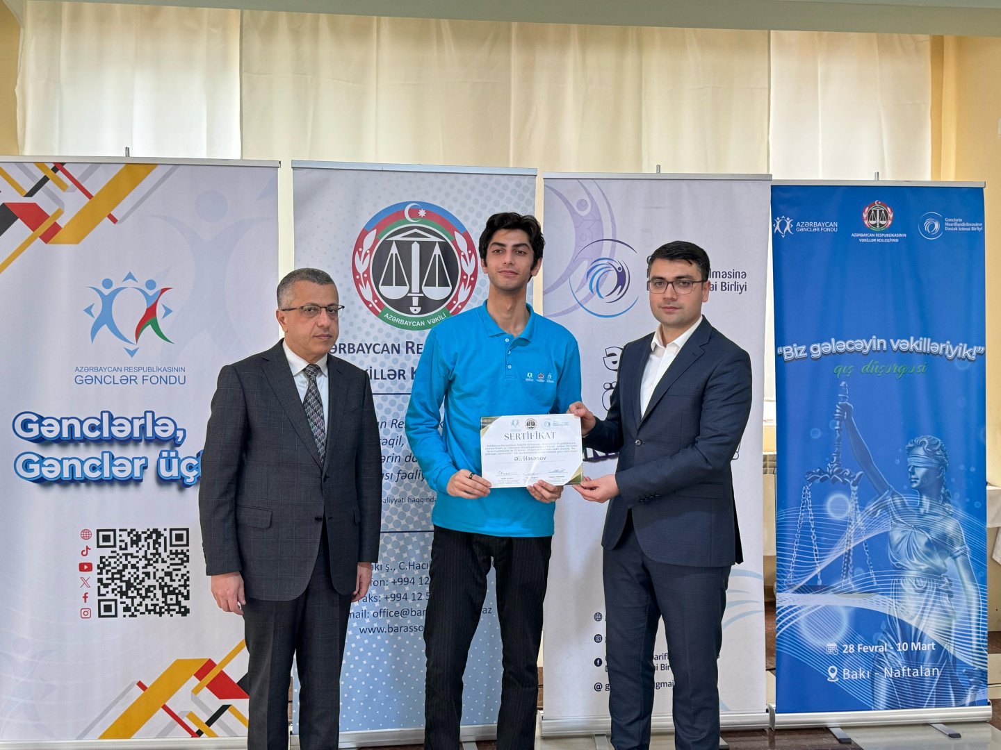 Biz gələcəyin vəkilləriyik!” adlı qış məktəbi yekunlaşdı (FOTO)