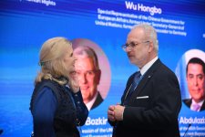 XI Qlobal Bakı Forumu panel iclasları ilə davam edir (FOTO)