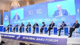 XI Qlobal Bakı Forumu panel iclasları ilə davam edir (FOTO)