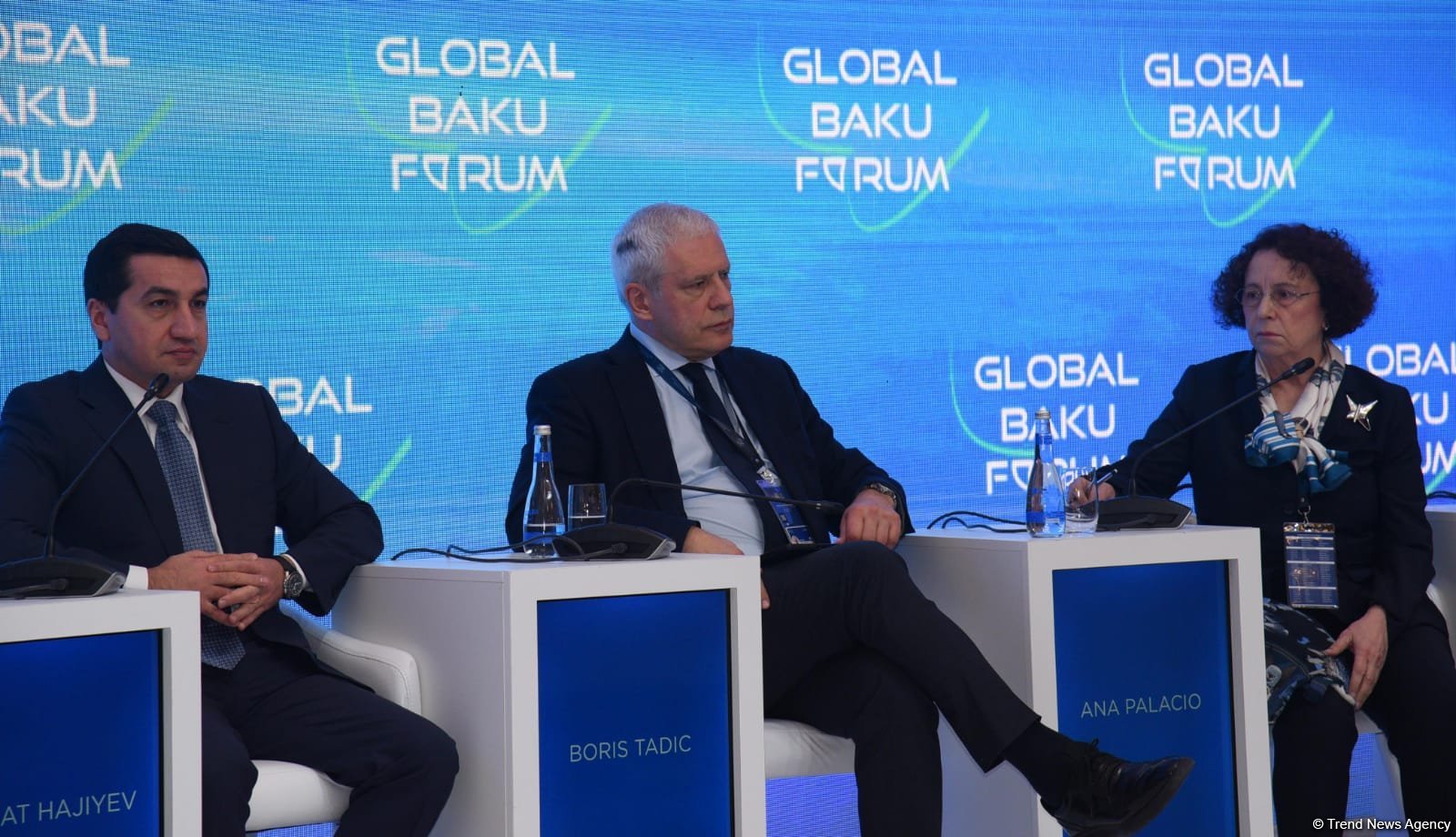 XI Qlobal Bakı Forumu panel iclasları ilə davam edir (FOTO)