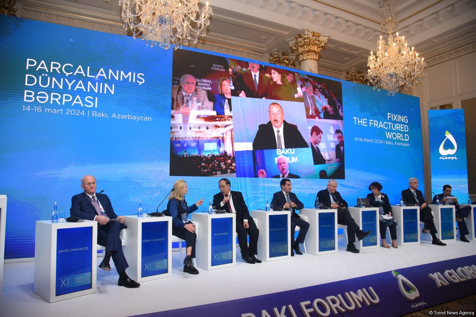 XI Qlobal Bakı Forumu panel iclasları ilə davam edir (FOTO)