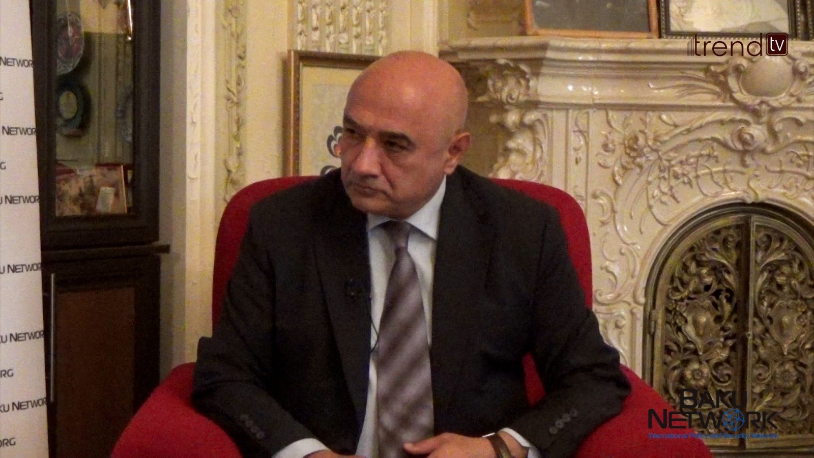 Ermənistanda hakimiyyətdə qalmaq üçün “etnik təmizləmə” kartından istifadə edilir - yazıçı Anar “Tofiq Abbasovla dialoq” verilişində (FOTO/VİDEO)