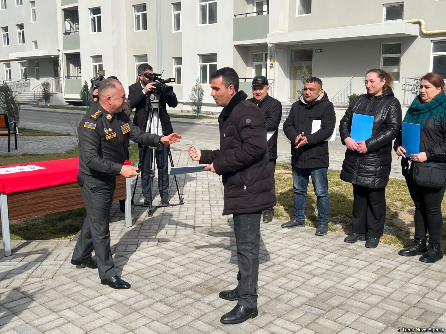 Qüsursuz xidmət etmiş bir qrup hərbi qulluqçuya mənzil verilib (FOTO)