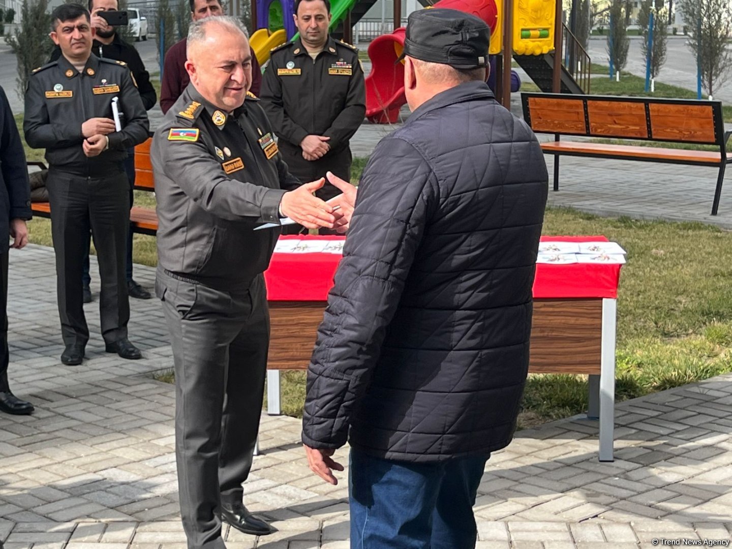 Qüsursuz xidmət etmiş bir qrup hərbi qulluqçuya mənzil verilib (FOTO)